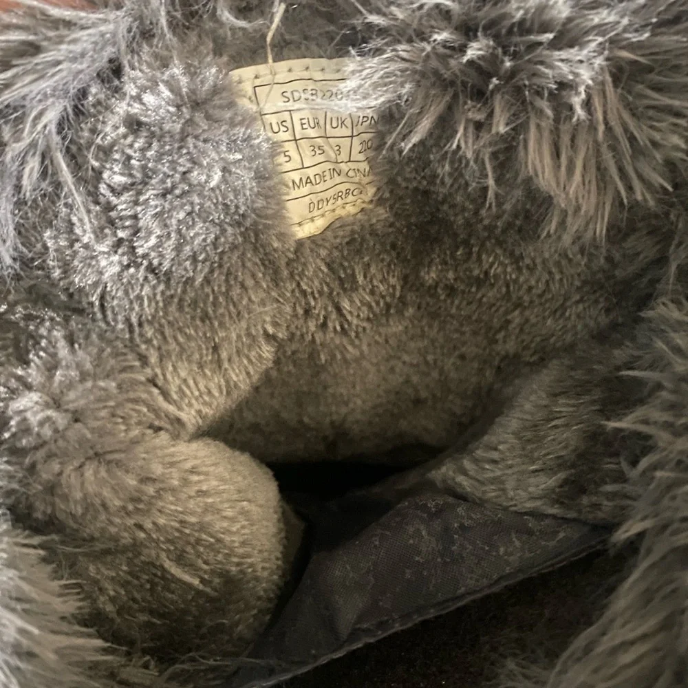 Dream Pairs Gray and Black Winter Boots - Picture 7 of 8